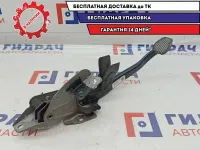 Педаль тормоза Ford Focus 2 1735358. Потертость.