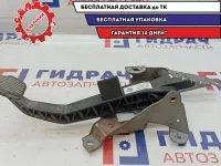 Педаль сцепления Ford Focus 2 1553972.