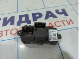 Резистор отопителя Ford Focus 2 1736548. Для 2х зонного климата контроля.
