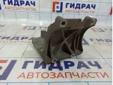 Кронштейн кондиционера Ford Focus 2 1715451.