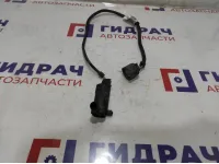 Насос омывателя Ford Focus 2 1357105. С проводкой.