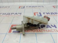 Цилиндр тормозной главный Ford Focus 2 1456989. Не оригинальная крышка.