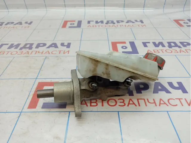 Цилиндр тормозной главный Ford Focus 2 1456989. Не оригинальная крышка.