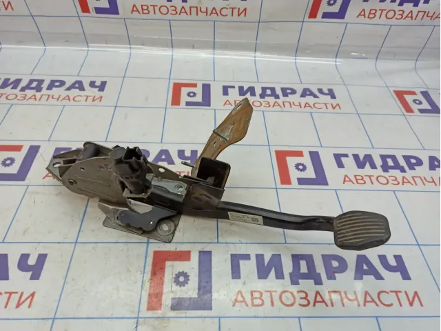 Педаль тормоза Ford Focus 2 1735358.