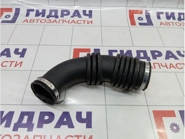Патрубок воздушного фильтра Ford Focus 2 1361179