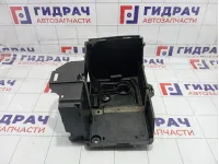 Крепление АКБ  Ford Focus 2 1402455