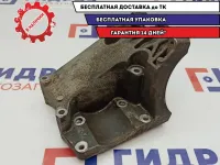 Кронштейн кондиционера Ford Focus 2 1715451.