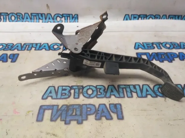 Педаль сцепления Ford Focus 2 4M517B633AS Отличное состояние