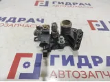 Фланец двигателя системы охлаждения Ford Focus 2 1531004. С датчиком.