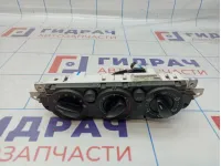 Блок управления отопителем Ford Focus 2 1719798. Царапины.