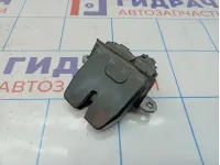 Замок багажника Ford Focus 2 1570448. Отсутствует один контакт.