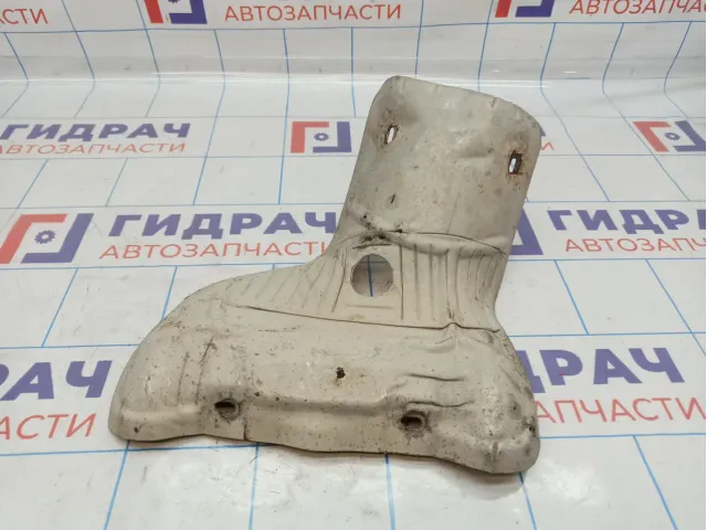 Экран тепловой Ford Focus 2 1402919. Дефект.