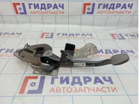 Педаль тормоза Ford Focus 2 1735358. Потертость.