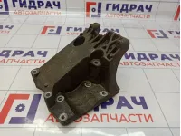 Кронштейн кондиционера Ford Focus 2 1715451