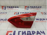 Фонарь задний внутренний правый Ford Focus 3 1769301