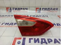 Фонарь задний внутренний левый Ford Focus 3 1769302