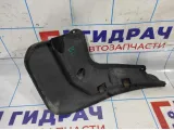 Брызговик задний левый Ford Focus 3 1824111. Дефект.