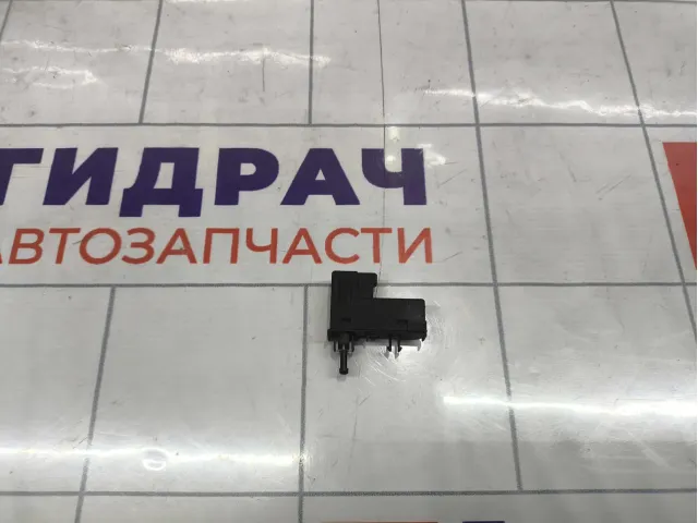 Выключатель концевой Ford Focus 3 1225339