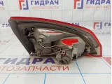 Фонарь задний внутренний правый Ford Focus 3 1775986. Царапина.
