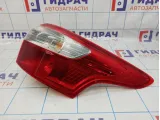 Фонарь задний наружный правый Ford Focus 3 1785512.