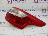 Фонарь задний наружный правый Ford Focus 3 1785512.