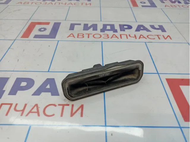 Кнопка открывания багажника Ford Focus 3 1886014. Дефект.
