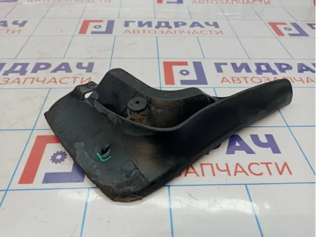 Брызговик задний правый Ford Focus 3 BM5JN28370AA. Дефекты.
