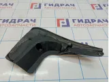 Брызговик задний правый Ford Focus 3 BM5JN28370AA. Дефекты.