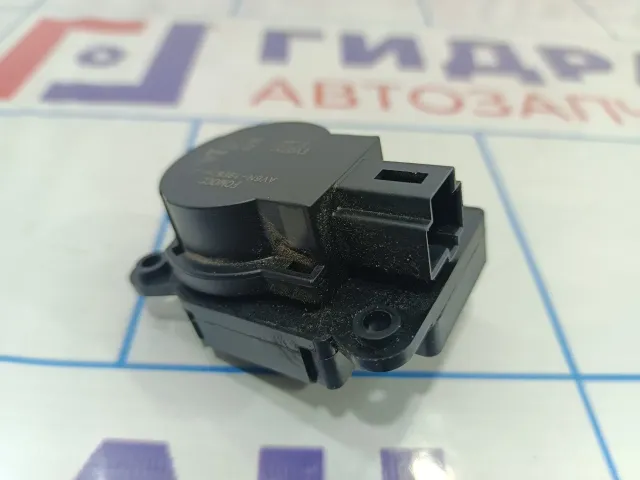 Моторчик заслонки отопителя Ford Focus 3 1786200.