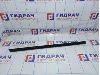 Уплотнитель стекла двери передней правой Ford Focus 3 1747502.
