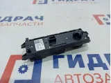 Блок управления стеклоподъемниками Ford Focus 3 2029540. Потертость.