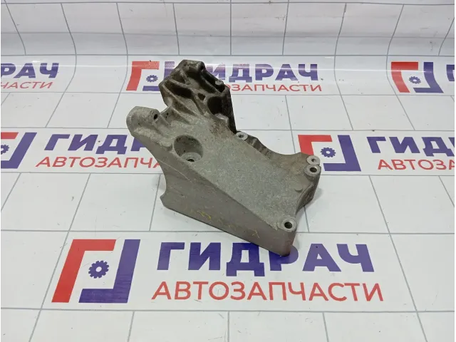 Кронштейн кондиционера Ford Focus 3 1715451