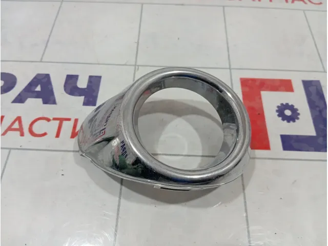 Рамка противотуманной фары левой Ford Focus 3 1694986
