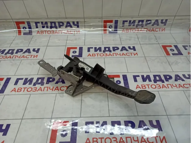 Педаль сцепления Ford Focus 3 BV617B633AA