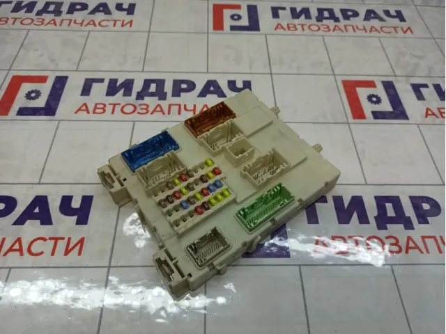 Блок предохранителей Ford Focus 3 2227208