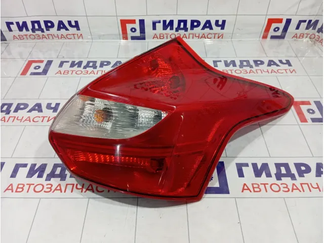 Фонарь задний правый Ford Focus 3 1825319