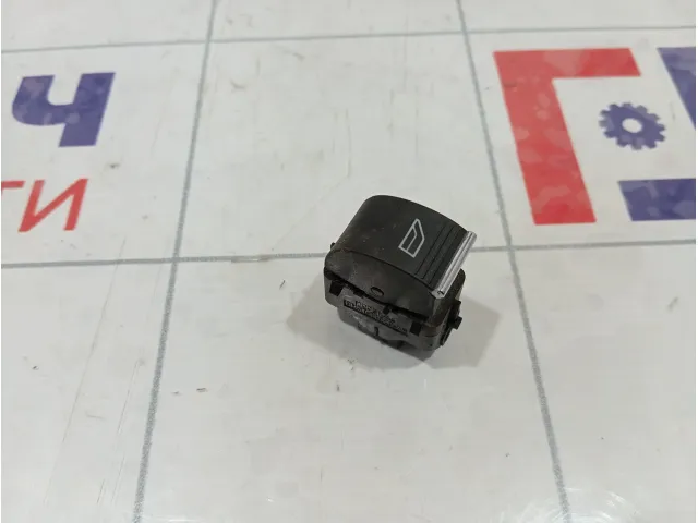 Кнопка стеклоподъемника Ford Focus 3 1861098