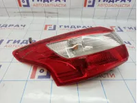 Фонарь задний наружный левый Ford Focus 3 1863056. Царапина, трещина.