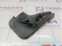 Брызговик задний правый Ford Focus 3 1824110. Дефект.