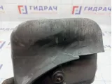 Брызговик задний правый Ford Focus 3 1824110. Дефект.