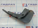 Брызговик задний правый Ford Focus 3 1824110. Дефект.