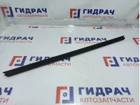 Уплотнитель стекла двери передней правой Ford Focus 3 1747502. Внутренний.