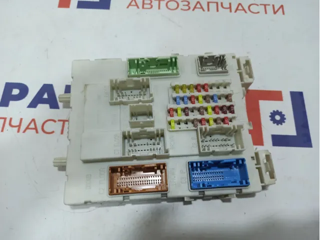 Блок предохранителей Ford Focus 3 1948005. Салонный.