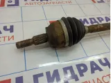 Привод передний правый Ford Focus 3 2048637. Дефект пыльника.