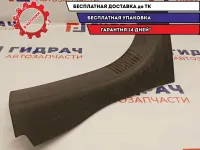 Обшивка багажника правая Ford Fusion 1208111. Царапины. На заднюю панель.