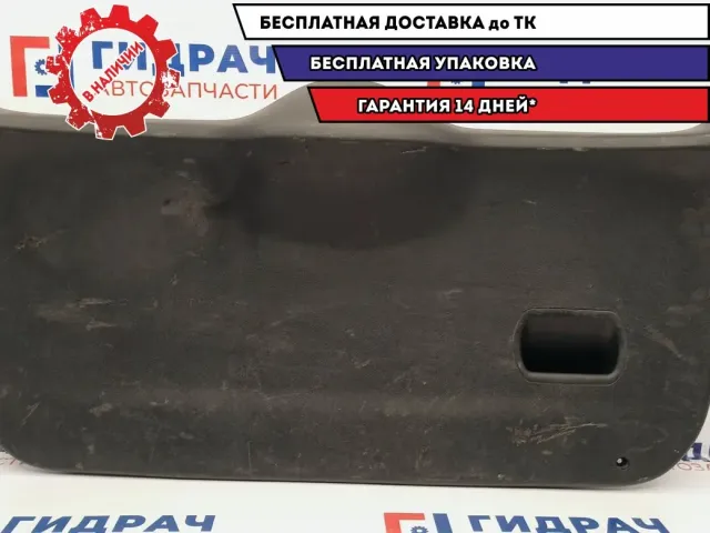 Обшивка двери багажника Ford Fusion 1379906. Потертость, царапины.