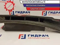 Воздухозаборник Ford Fusion 1619600. Дефект. Наружный.