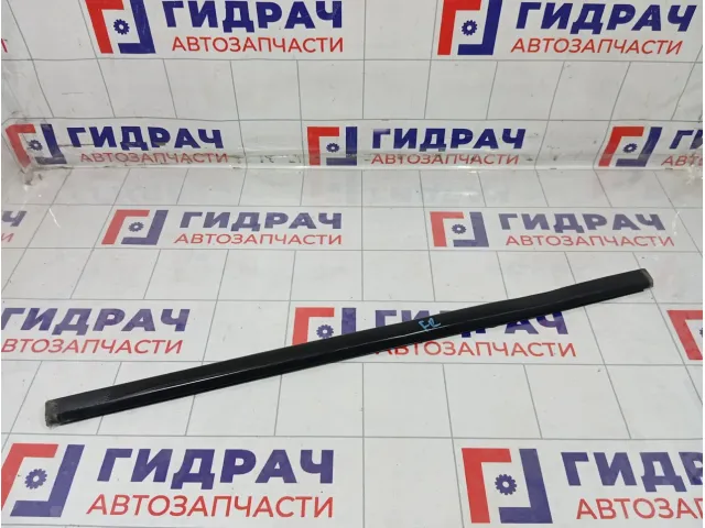 Накладка стекла передняя правая Ford Fusion 1374114