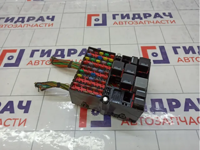 Блок предохранителей Ford Fusion 6N1T14401AGG