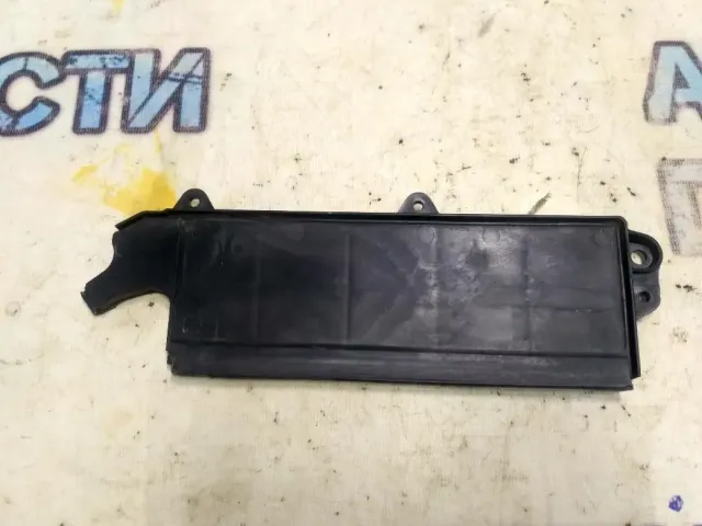 Крышка салонного фильтра Ford Kuga CBV 3M5H19D672 Отличное состояние